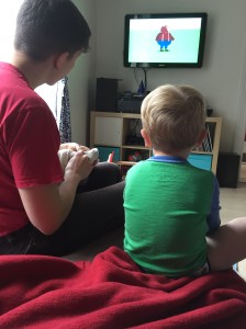 Herr Rabe und das Kind haben derweil geduscht und danach durfte Elefant geguckt werden.