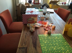 Geburtstagstisch. *Schnüffschnüffschnüff*